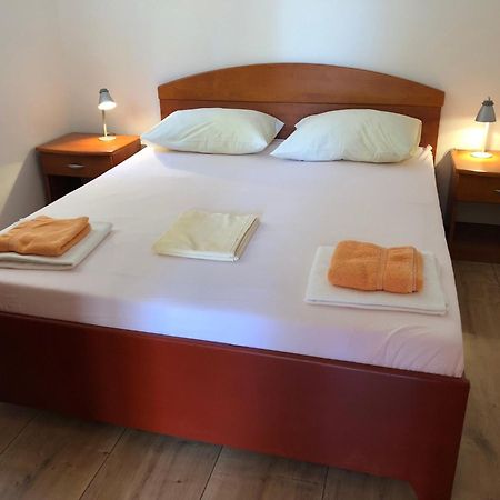 Apartments Nautic Zavala Εξωτερικό φωτογραφία