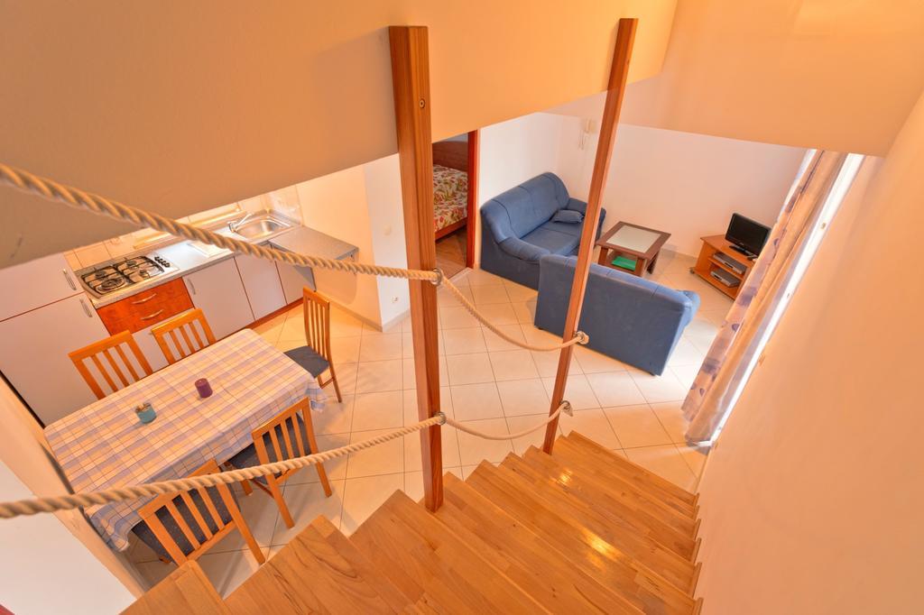 Apartments Nautic Zavala Εξωτερικό φωτογραφία