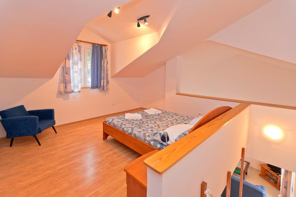 Apartments Nautic Zavala Εξωτερικό φωτογραφία