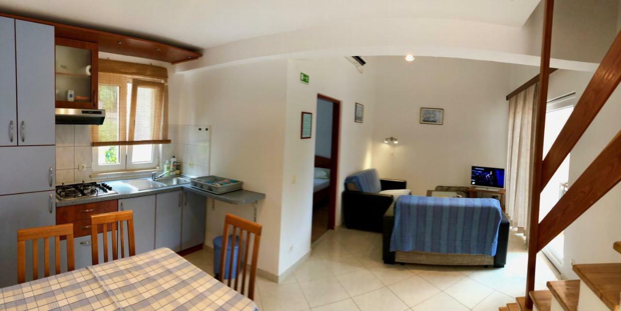 Apartments Nautic Zavala Εξωτερικό φωτογραφία