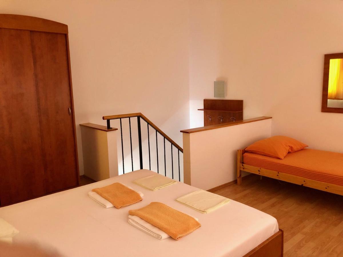 Apartments Nautic Zavala Εξωτερικό φωτογραφία
