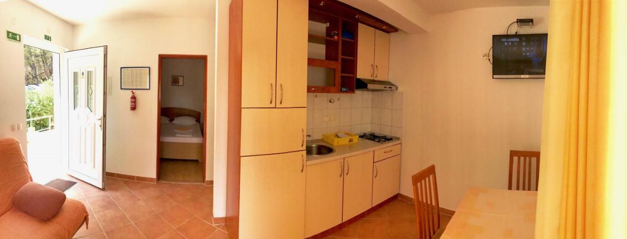 Apartments Nautic Zavala Εξωτερικό φωτογραφία